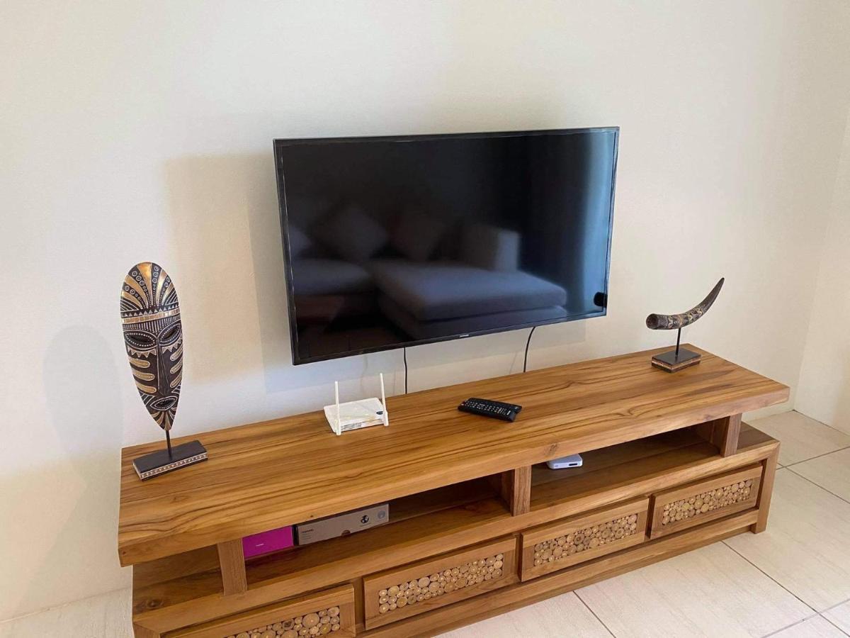 Westwood Apartments Flic en Flac Bagian luar foto