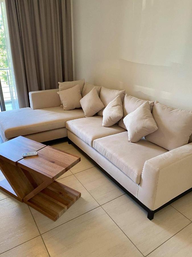 Westwood Apartments Flic en Flac Bagian luar foto