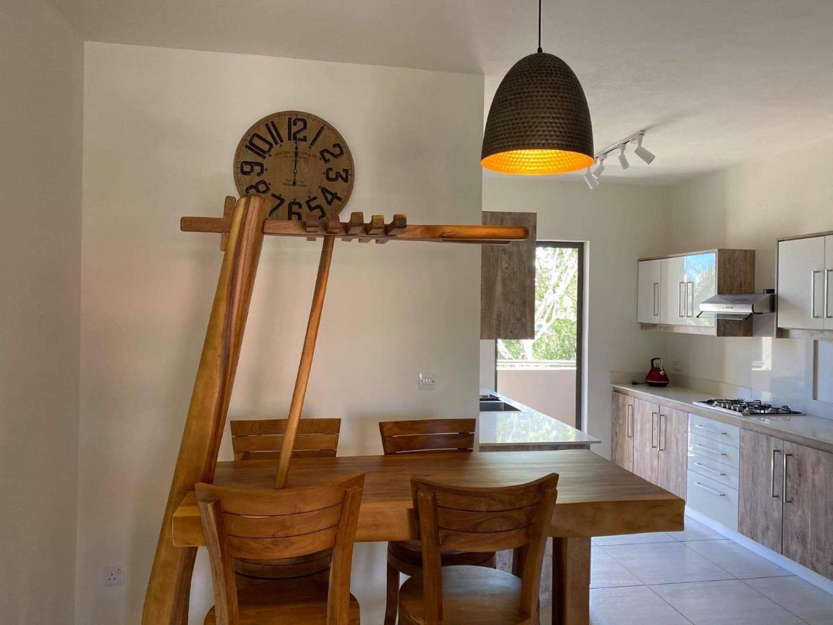 Westwood Apartments Flic en Flac Bagian luar foto