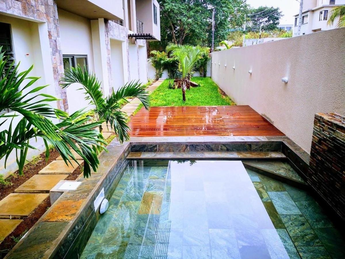 Westwood Apartments Flic en Flac Bagian luar foto